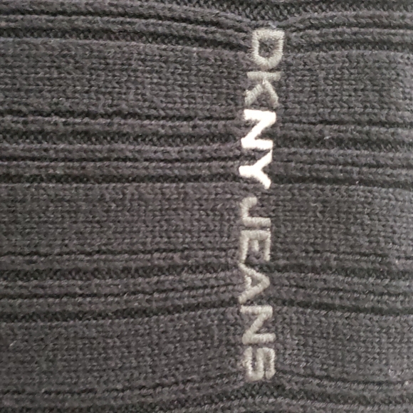 Sweater - Picture 4 of 4